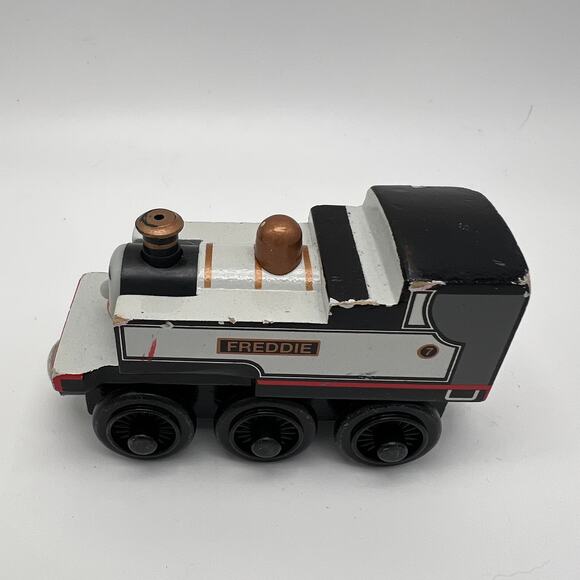Thomas & Friends Wooden Railway Fearless Freddie Magnet Train Tank Gullane 2003 - Picture 3 of 8